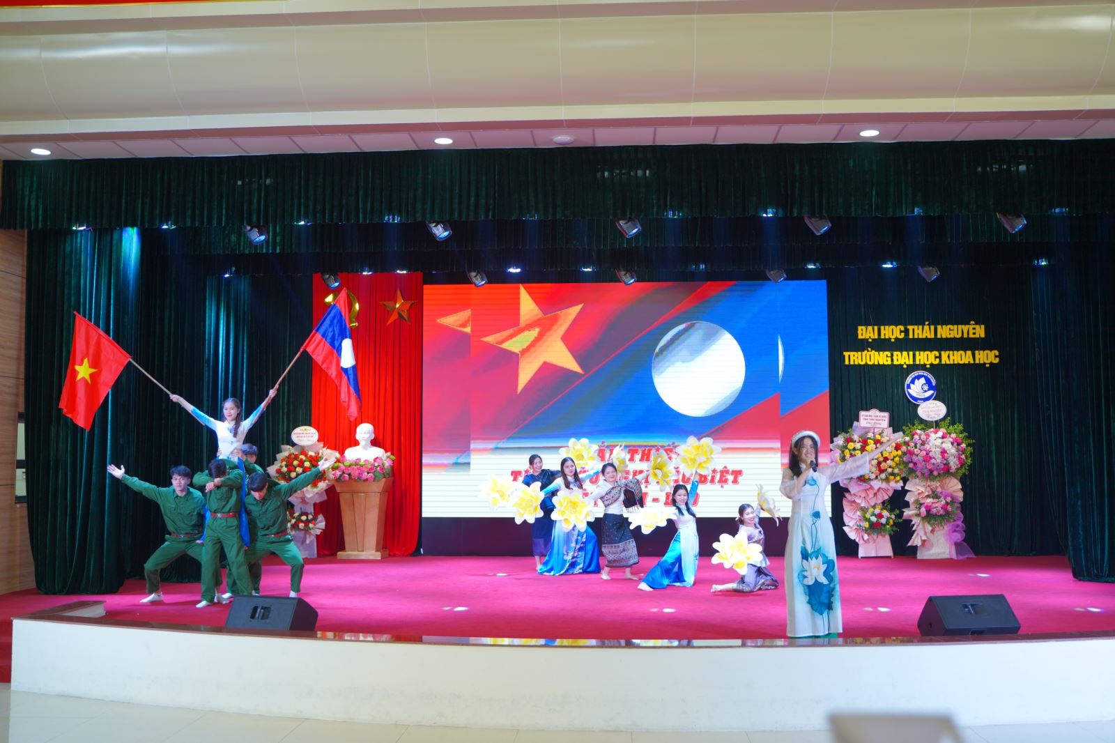 Thi hùng biện tiếng Việt của lưu học sinh Lào tỉnh Thái Nguyên lần thứ nhất năm